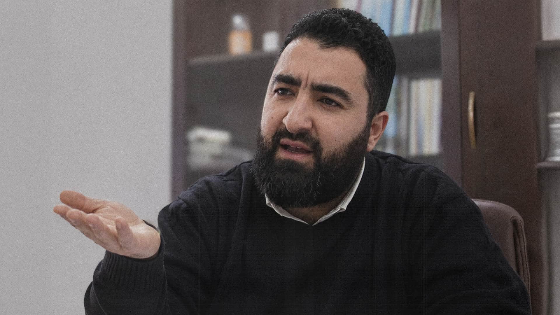 صورة أبو مريم الأسترالي يستنكر تدخل الفلسطينيين بالشأن السوري