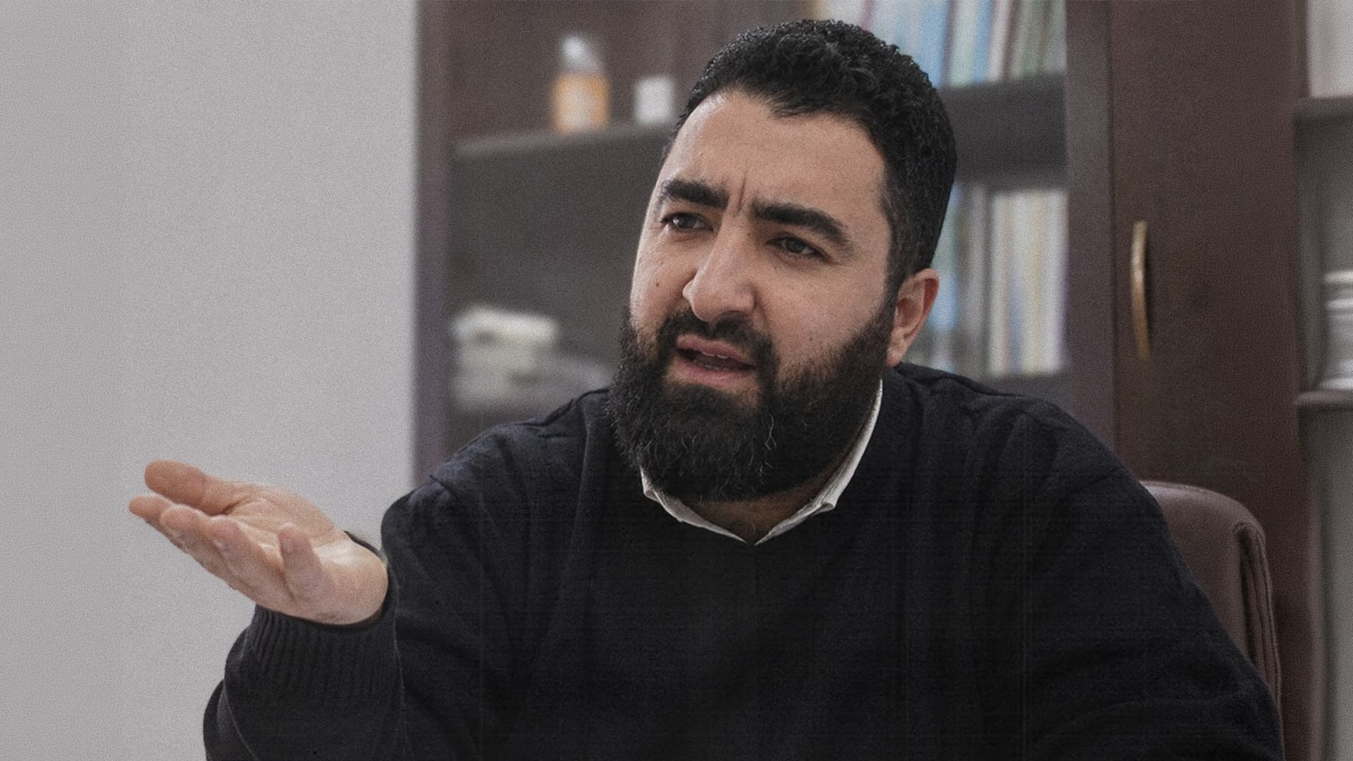  صورة أبو مريم الأسترالي يستنكر تدخل الفلسطينيين بالشأن السوري
